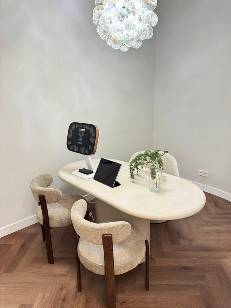 Análisis facial 3D con tecnología AURA en Clínica Etérea Valencia para diagnóstico médico profundo de la piel