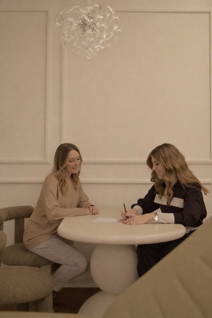 Consulta medica personalizada en Clinica Eterea de medicina estetica en Valencia